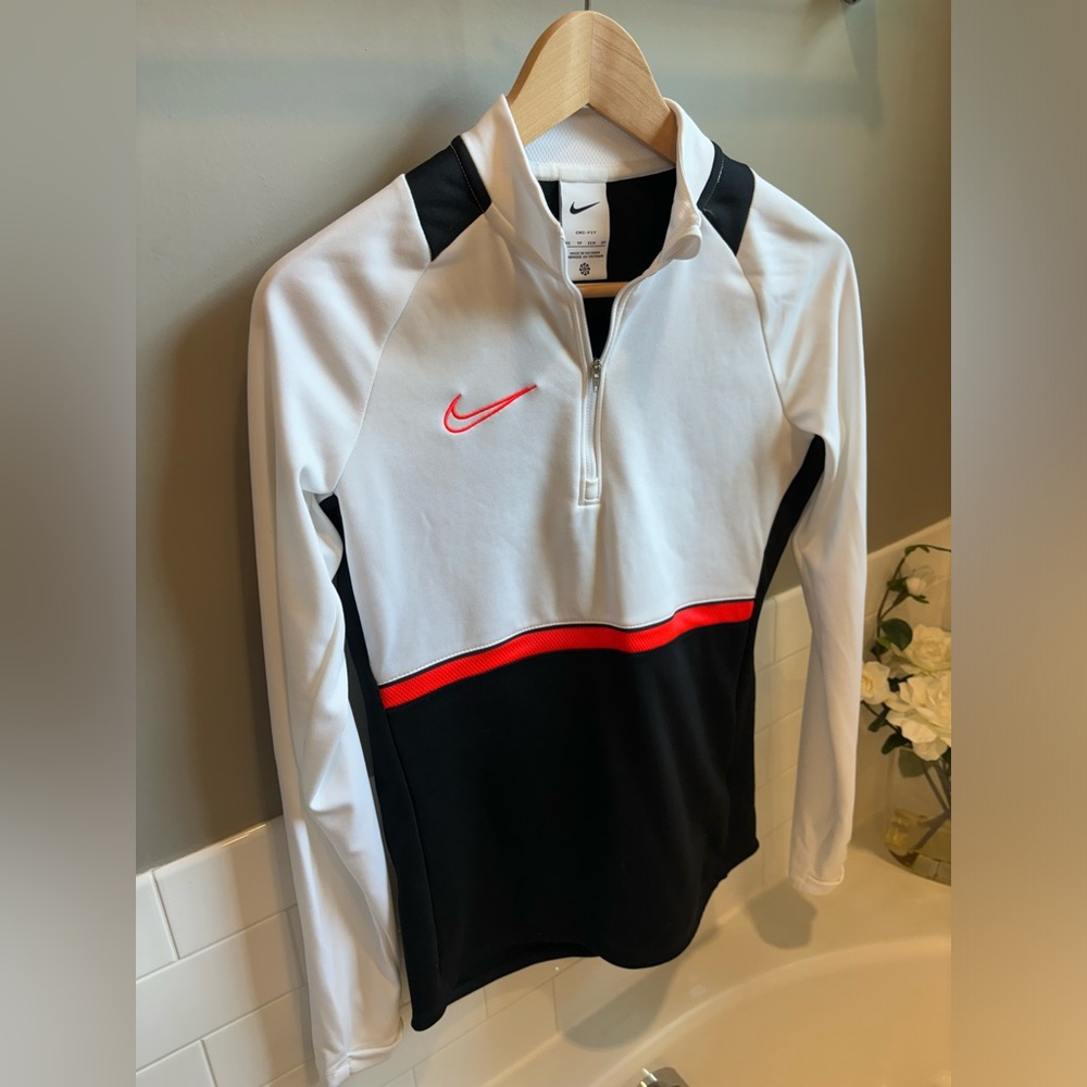Nike quarterzip pullover new with tags